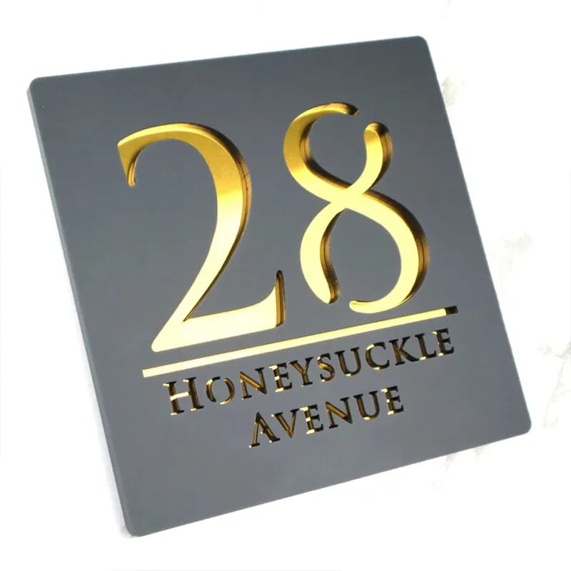 Plaque Maison Personnalisée - Gris avec écriture dorée