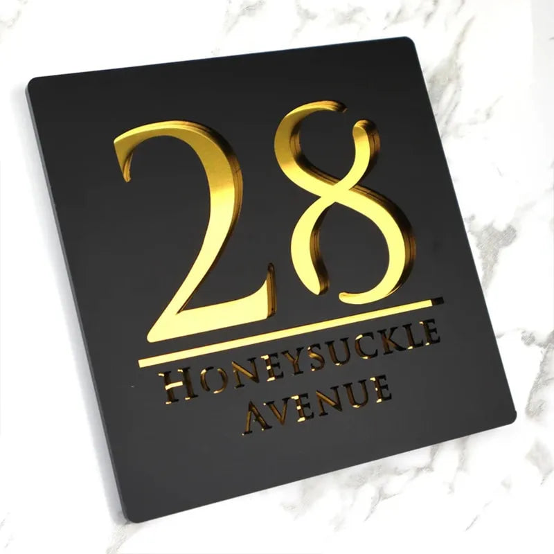 Plaque Maison Personnalisée - Noir avec écriture dorée
