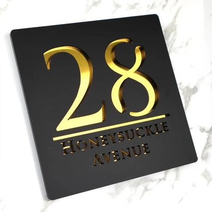 Plaque Maison Personnalisée - Noir avec écriture dorée
